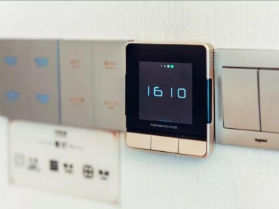 智能控制面板膠粘接案例，聚力23年廠家生產(chǎn)研發(fā)電子密封膠